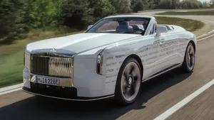 15.000krát otevřít a zavřít kufr: Rolls-Royce se pustil do náročného testování speciálu Nightingale 15.000krát otevřít a zavřít kufr: Rolls-Royce se pustil do náročného testování speciálu Nightingale