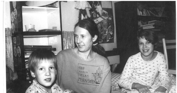 Soukupová s dcerou a synem v roce 1988.
