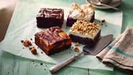 4 úžasné koláče z jednoho hrnkového těsta: S čokoládou, dýní, nadýchaným bezé i medovým mascarpone 4 úžasné koláče z jednoho hrnkového těsta: S čokoládou, dýní, nadýchaným bezé i medovým mascarpone