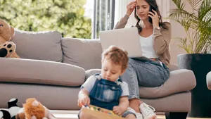 4 znamení maminek, která si práci nosí i na hřiště. Poznáváte se? 4 znamení maminek, která si práci nosí i na hřiště. Poznáváte se?