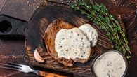 9 fantastických omáček k hovězímu masu: Od béarnaise až po koprovku 9 fantastických omáček k hovězímu masu: Od béarnaise až po koprovku