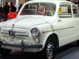 Abarth vystavuje na Rétromobile částečně zrenovovanou 850 TC z roku 1964