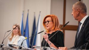 Alenko, ukaž k… Vláda po divokém schvalovacím rituálu představila schodek rozpočtu pro naše lidi