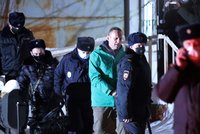 Navalnyj zůstává ve vazbě, soud zamítl odvolání. Na neděli se chystají další protesty