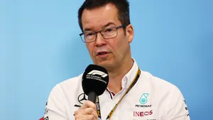 Alpine posiluje technické oddělení. Po angažmá v Mercedesu přichází Mike Elliott Alpine posiluje technické oddělení. Po angažmá v Mercedesu přichází Mike Elliott