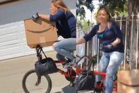 Cyklistka ukradla balík z Amazonu. Viděl to soused v autě, který ji prohnal