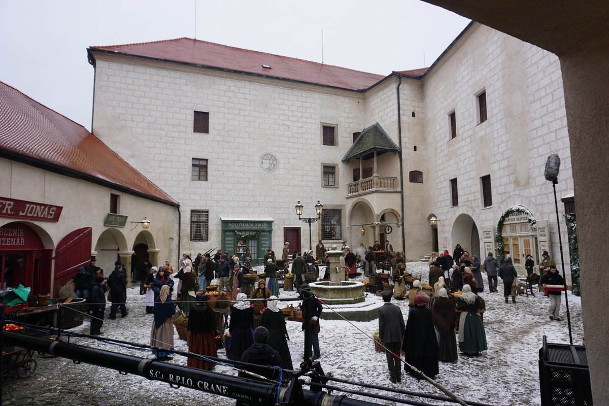 Nevolno se Dvořákovi udělalo při natáčení na zámku v Ledči nad Sázavou.