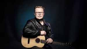 Angelo z Kelly Family: Alkohol se mi vymkl z rukou. Pomáhal mi nemyslet na tlak. Přes 4 roky už nepiju