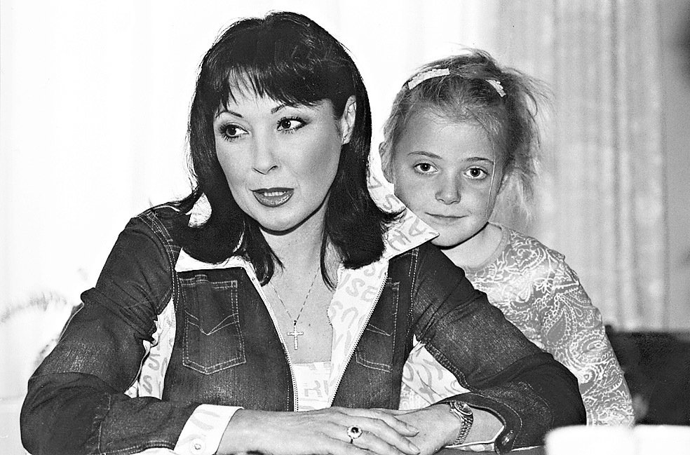 Dagmar Patrasová s dcerou Aničkou v roce 2002