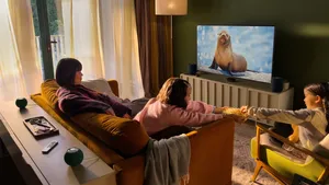 Apple sestaví domácí kino s prostorovým zvukem. Za novou TV a sadu HomePodů si řekne až o 50 tisíc Apple sestaví domácí kino s prostorovým zvukem. Za novou TV a sadu HomePodů si řekne až o 50 tisíc