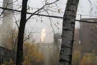 Výbuch v ArcelorMittalu Ostrava: Devět zraněných, přiletěl i vrtulník