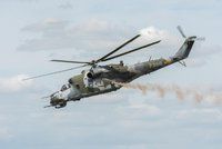 Česko poslalo Ukrajině i bojové vrtulníky, naznačil Pentagon. Další pomoc slíbilo na 20 zemí