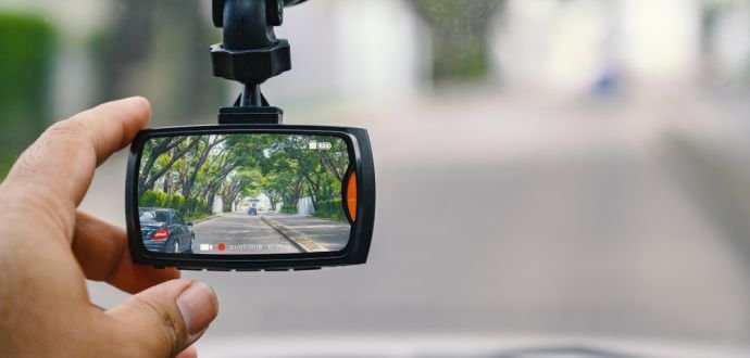 Zachrání vás před průšvihem: 4 důvody, proč si pořídit kameru do auta