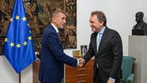 Babiš kvůli drahé naftě kritizuje Evropu. Havlíček chce nový Český dům v Bruselu Babiš kvůli drahé naftě kritizuje Evropu. Havlíček chce nový Český dům v Bruselu