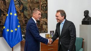 Babiš kvůli drahé naftě kritizuje Evropu. Havlíček chce nový Český dům v Bruselu Babiš kvůli drahé naftě kritizuje Evropu. Havlíček chce nový Český dům v Bruselu