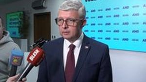 Babiš míří do štábu ANO. Havlíček: „Jsme nejsilnější! Pod žádnou sukní nejsme“ Babiš míří do štábu ANO. Havlíček: „Jsme nejsilnější! Pod žádnou sukní nejsme“