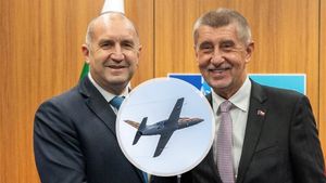 Babiš na návštěvě Bulharska: Premiéru Radevovi nabízí bojové letouny Babiš na návštěvě Bulharska: Premiéru Radevovi nabízí bojové letouny