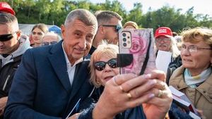 Babiš ví, jak si udržet voliče. Trump udělal pravý opak a ztrácí podporu Babiš ví, jak si udržet voliče. Trump udělal pravý opak a ztrácí podporu