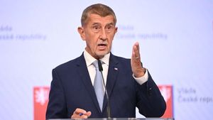 Babiš zase „šetří“ peněženky řidičů. Zázraky u benzínek ale nečekejte
