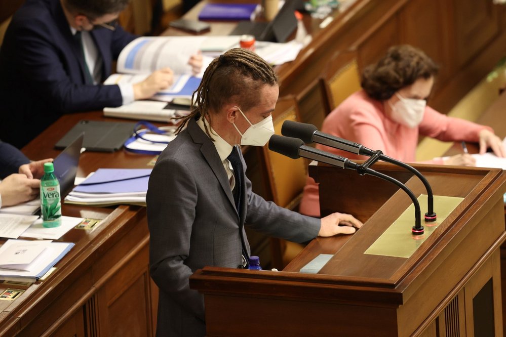 Sněmovna hlasuje o důvěře: Ministr pro místní rozvoj Ivan Bartoš (Piráti) (12.1.2022)