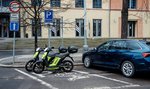 Praha vyhradí ještě více parkovacích míst zdarma sdíleným koloběžkám či skútrům