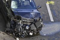 Šílenec křičel „alláhu akbar“ a naboural několik aut: Islamistický útok, říká policie