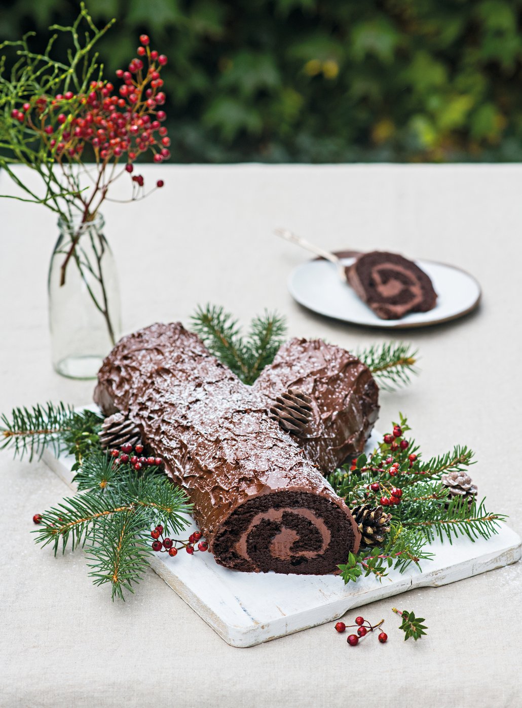 Vánoční speciál F.O.O.D. ukrývá také recept na tohle lahodné extra čokoládové vánoční poleno bez mouky