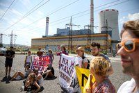 Sedli si pod rypadlo a zastavili těžbu: Aktivisté z Bíliny dostanou pokuty