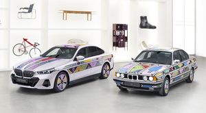 BMW má nový art car. Jeho i5 Flow Nostokana mění barvy jako v seriálu Návštěvníci
