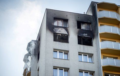 Požár panelového domu v Bohumíně