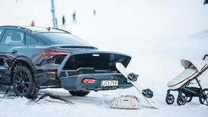 Box Thule Arcos XL pojme až 450 litrů, střecha přitom zůstane volná