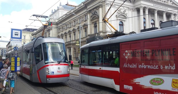 Kuriózní případ řešili brněnští strážníci. Chlapec ujel matce jinou tramvají, pátrání skončilo úspěšně.