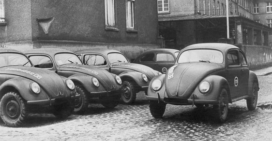 Auta pro všechny na přání Hitlera. Podívejte se, jak vznikalo nejslavnější auto na světě
