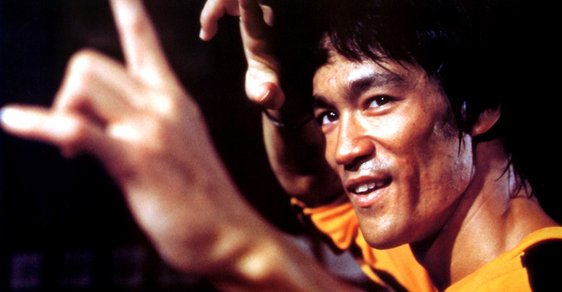 Hongkongský drak a filmový hvězda. Před 80 lety se narodil Bruce Lee