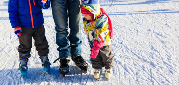 Poprvé na ledě: naučte své děti bruslit