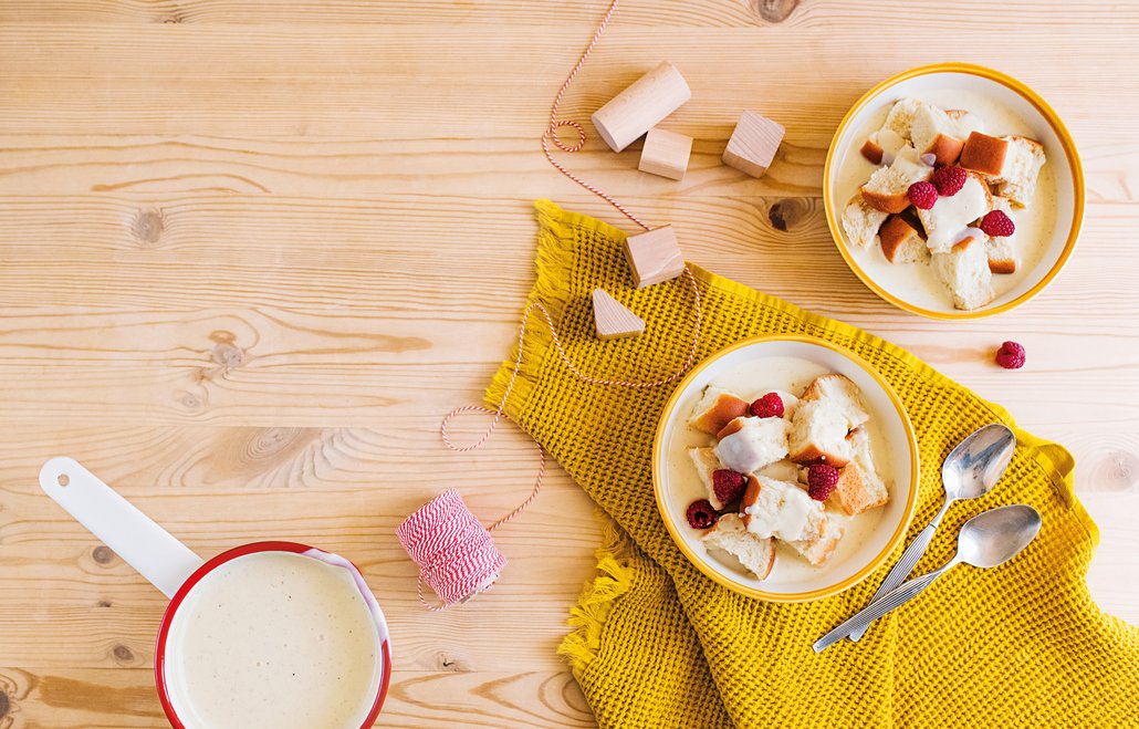 Nadýchané domácí buchtičky a vanilkový krém patří mezi nejoblíbenější pokrmy dětí i dospělých