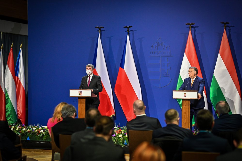 Český premiér Andrej Babiš (ANO) a jeho maďarský protějšek Viktor Orbán jednají o koronavirové krizi v Budapešti (5. 2. 2021)