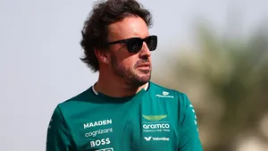 Button přirovnal Alonsa ke Schumacherovi: Souboje s nimi byly na hraně Button přirovnal Alonsa ke Schumacherovi: Souboje s nimi byly na hraně