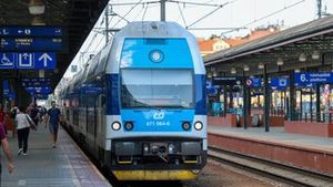 ČD získaly smlouvu za 165 miliard. V Praze a okolí budou jezdit dalších 30 let ČD získaly smlouvu za 165 miliard. V Praze a okolí budou jezdit dalších 30 let