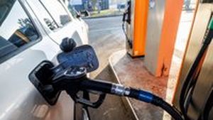 Ceny nafty letí dolů: Po zásahu vlády zlevnila až o tři koruny! Ceny nafty letí dolů: Po zásahu vlády zlevnila až o tři koruny!