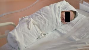 Češka porodila v Rumunsku, miminko tam nechala: Po 5 měsících se chlapeček dočkal nové rodiny Češka porodila v Rumunsku, miminko tam nechala: Po 5 měsících se chlapeček dočkal nové rodiny