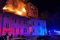 Ničivý požár v Českých Budějovicích způsobil vysoké škody: Hasiči evakuovali 8 lidí