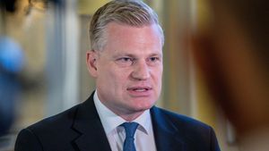 Chaos kolem úniku jedu na Šumavě: Turek mluvil o yperitu, pak zmínil fosgen Chaos kolem úniku jedu na Šumavě: Turek mluvil o yperitu, pak zmínil fosgen