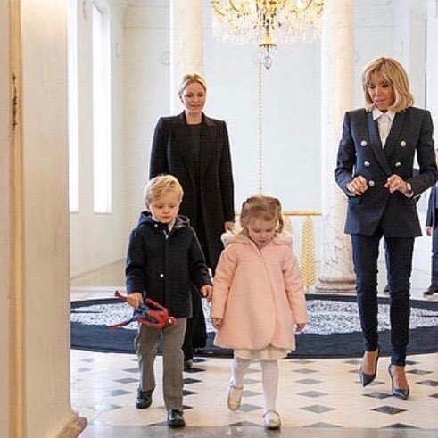 Monacká kněžna Charlene se na Instagramu především chlubí svými dětmi