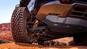 Chevrolet Silverado ZR2 dostal přídavné dorazové tlumiče. Nový režim Baja zostří reakce motoru Chevrolet Silverado ZR2 dostal přídavné dorazové tlumiče. Nový režim Baja zostří reakce motoru