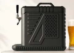 Chlazené pivo i uprostřed lesa. Češi bourají Kickstarter s pípou, kterou pohání akumulátor Chlazené pivo i uprostřed lesa. Češi bourají Kickstarter s pípou, kterou pohání akumulátor
