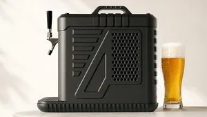 Chlazené pivo i uprostřed lesa. Češi bourají Kickstarter s pípou, kterou pohání akumulátor Chlazené pivo i uprostřed lesa. Češi bourají Kickstarter s pípou, kterou pohání akumulátor