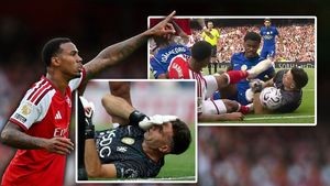 Chorý v Anglii: Gabriel v derby kopl do hlavy gólmana. Chtěl hrát míč, usoudil rozhodčí Chorý v Anglii: Gabriel v derby kopl do hlavy gólmana. Chtěl hrát míč, usoudil rozhodčí