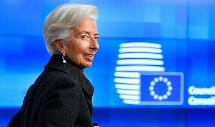 Podle šéfky Evropské centrální banky Christine Lagardeové nemají kryptoměny žádnou hodnotu. Nařízení MiCA možná dá její instituci právo veta na vydávání stablecoinů v EU.