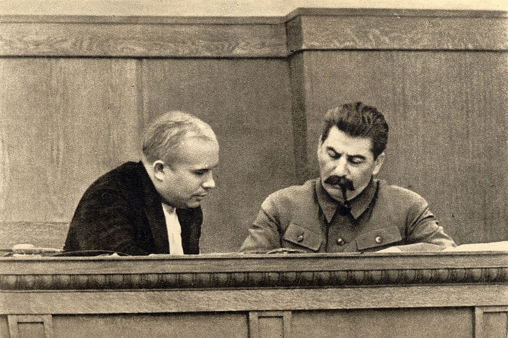 Chruščov a Stalin v roce 1936